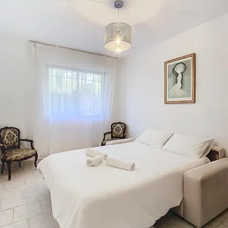 Apartamento Aliscamps - 4 Pers 75m2 - Terrasse - Climatise